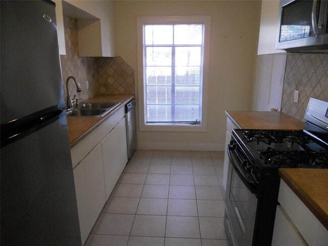 Photo - 2511 Enfield Rd Unit B