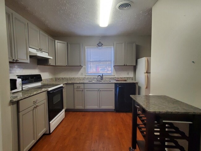 Photo - 1775 S Milledge Ave