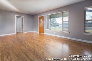 Photo - 303 Schmeltzer Ln