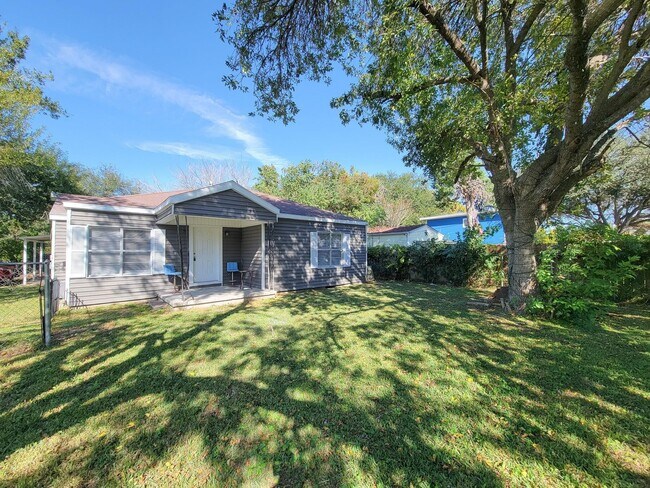 Photo - 2330 Cedar Dr