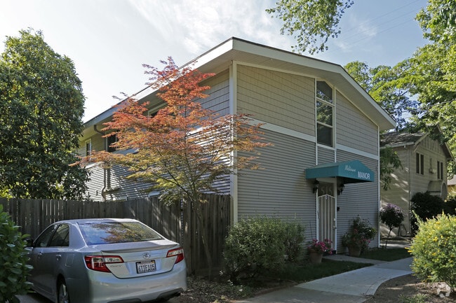 Photo - Midtown Manor Rooming House
