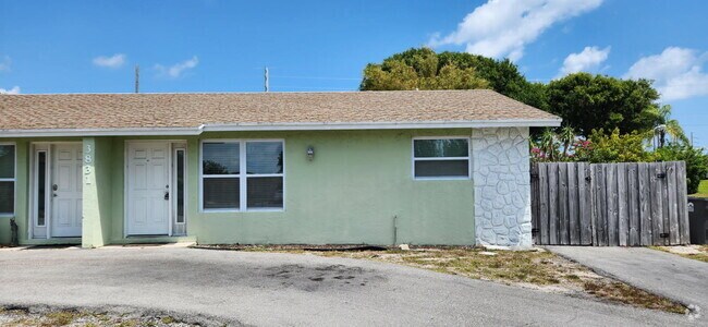 Building Photo - 3831 Beacon Hill Rd Rental