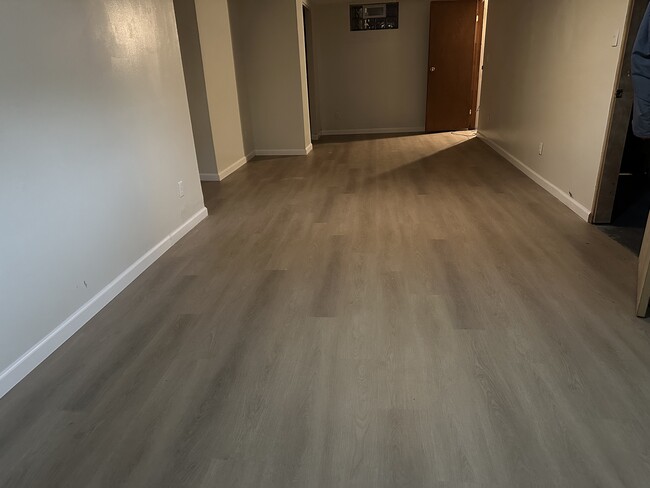 Photo - 1279 E N Broadway St