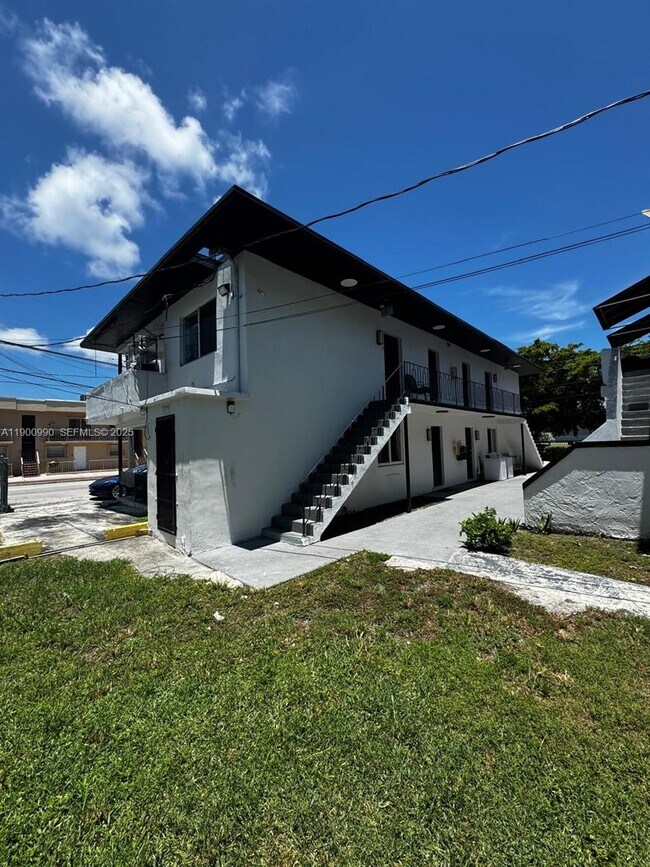 Photo - 602 SW 13th Ave Unidad 4