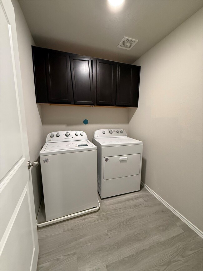 Building Photo - 15850 Perthshire Creek Dr