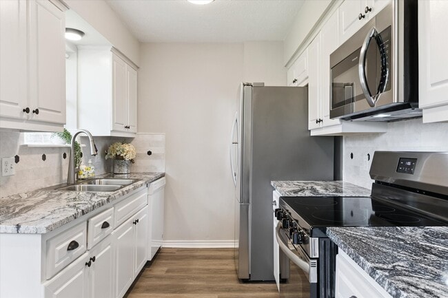 Photo - 108 Annette Ln