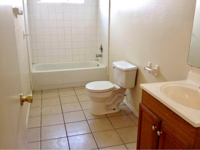 Photo - 7533 Oak Chase