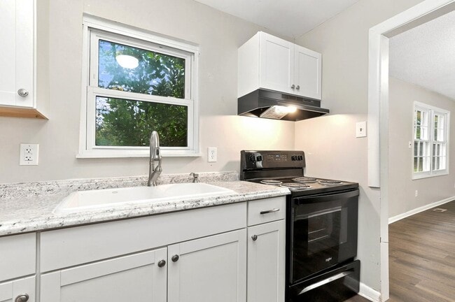Photo - 8611 Belews Creek Rd