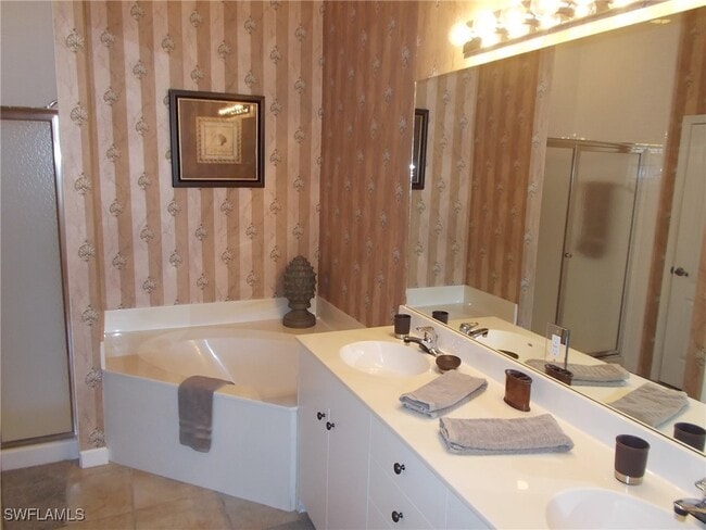 Building Photo - 2444 Ravenna Blvd Unit 202 Rental