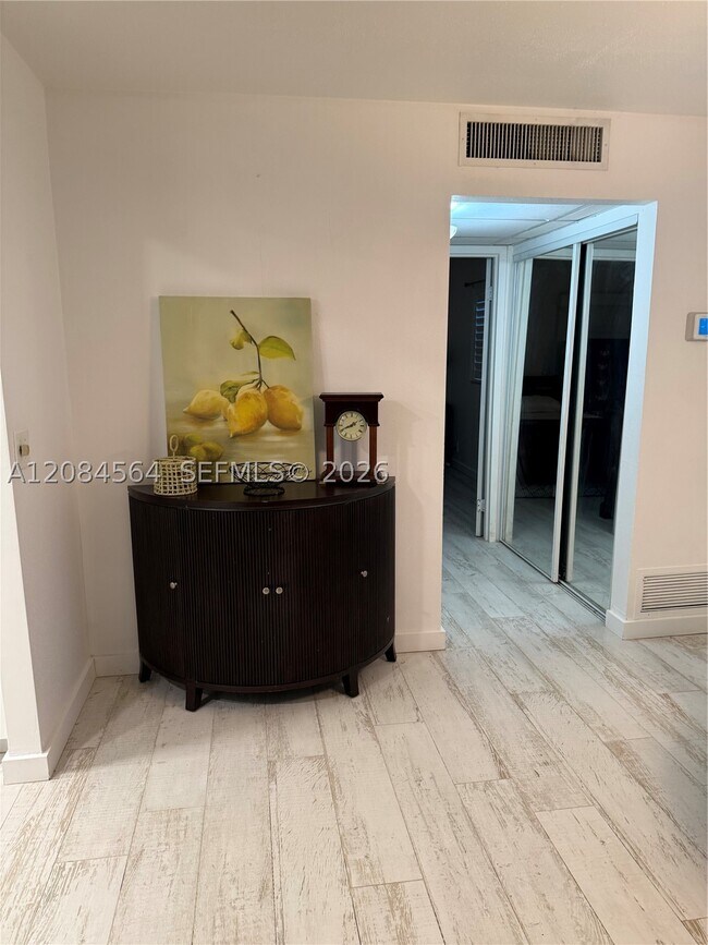 219 Tuscany D Unidad D