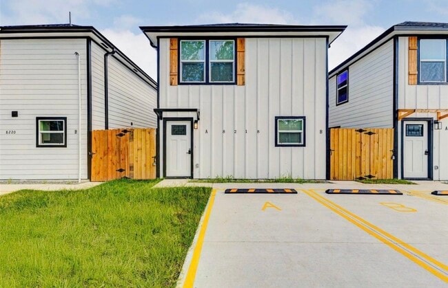 Building Photo - 8218 Bigwood St