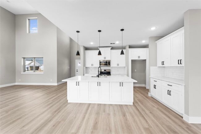 Photo - 2606 Martinas