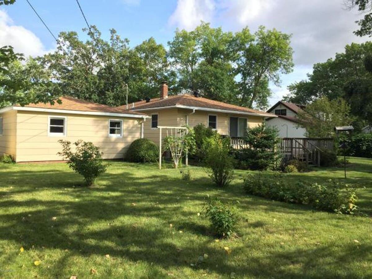 4 Bedroom 2 Bathroom Home - 4 Bedroom 2 Bathroom Home