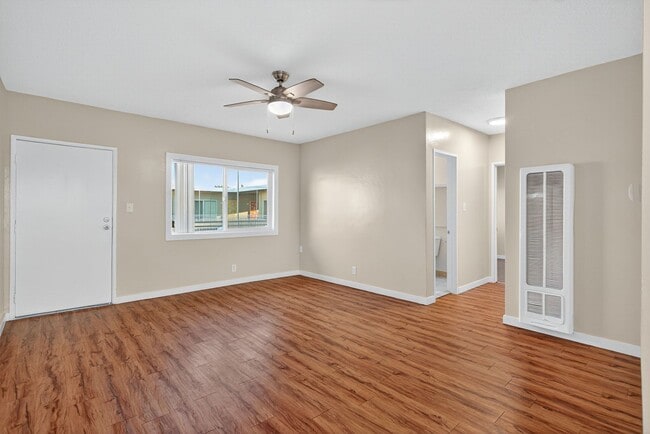 Photo - 210 E 29th St Unidad 19