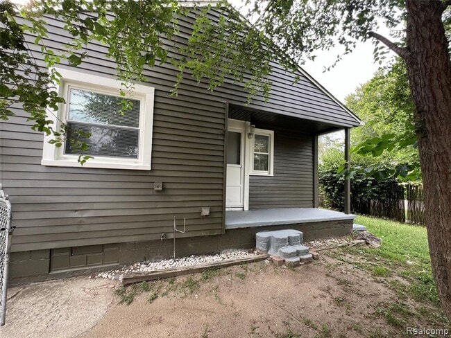 Photo - 2504 Bannister St