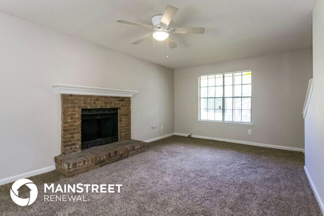 Photo - 979 Brandon Hill Way