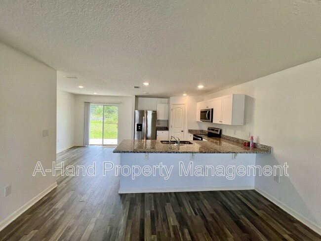 Photo - 166 Maple Dr