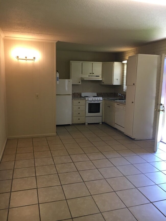 Photo - Tech Town Unidad TT120