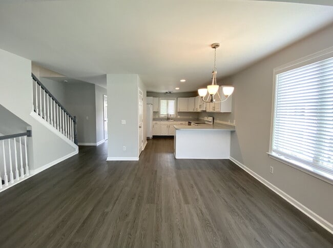 Photo - Four Bedroom Townhome Located on Hilton He...