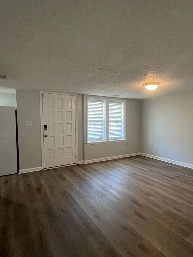 Photo - 489 W Outer Dr