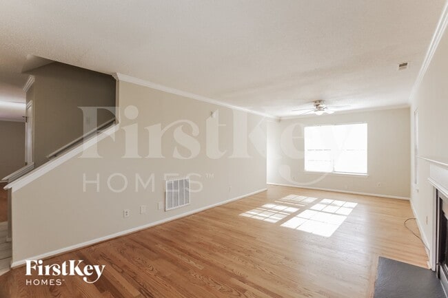 Photo - 2400 Devon Dr