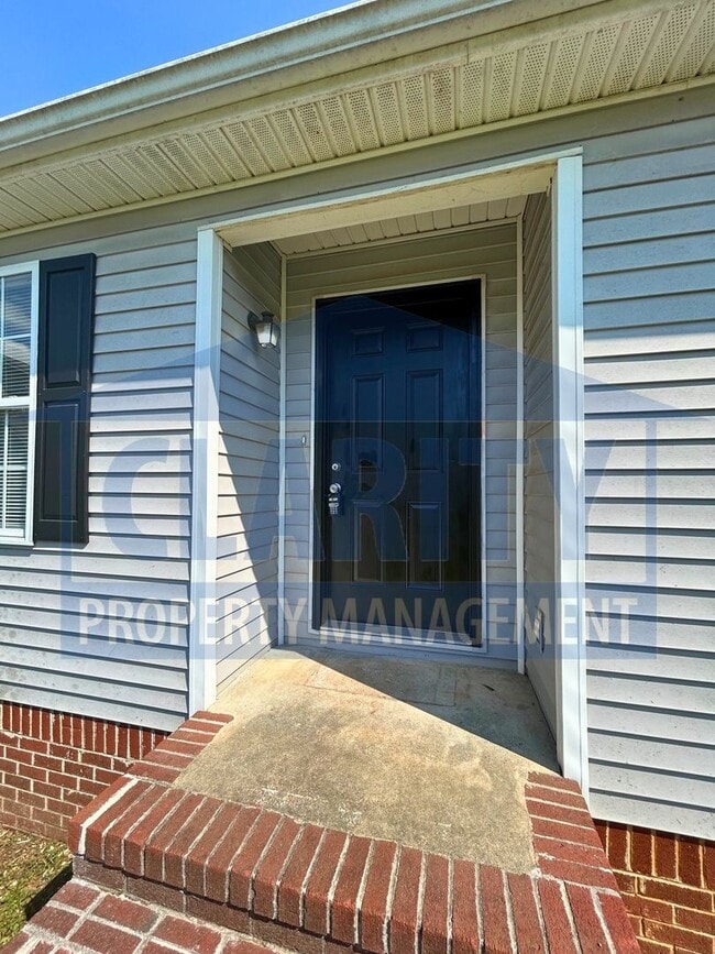 Photo - Quiet location in North Cleveland!