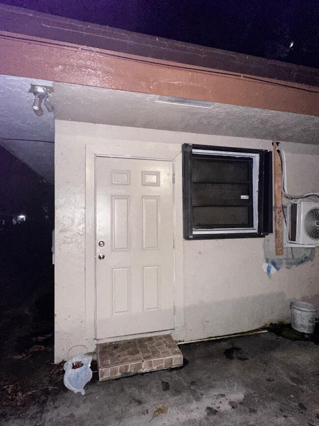 Photo - 760 W 76th St Apartment Unit 1
