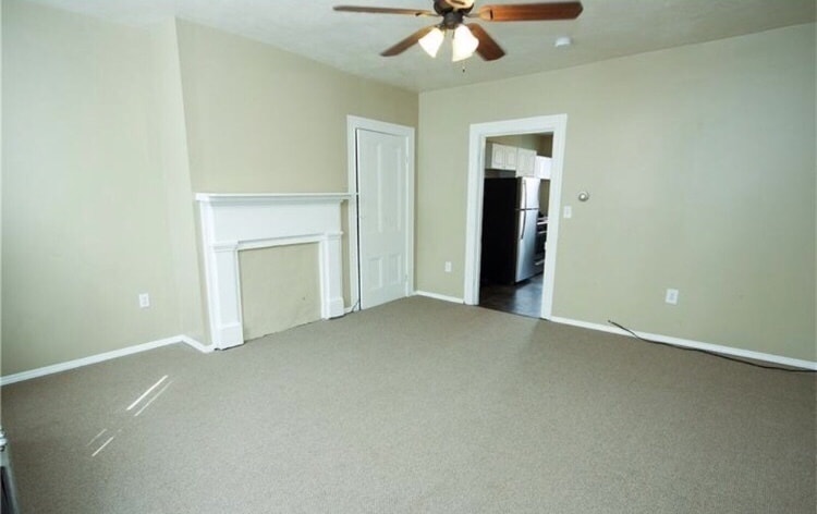 Photo - 1709 Larkins way