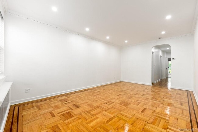 Building Photo - 545 E 93rd St Unit 2
