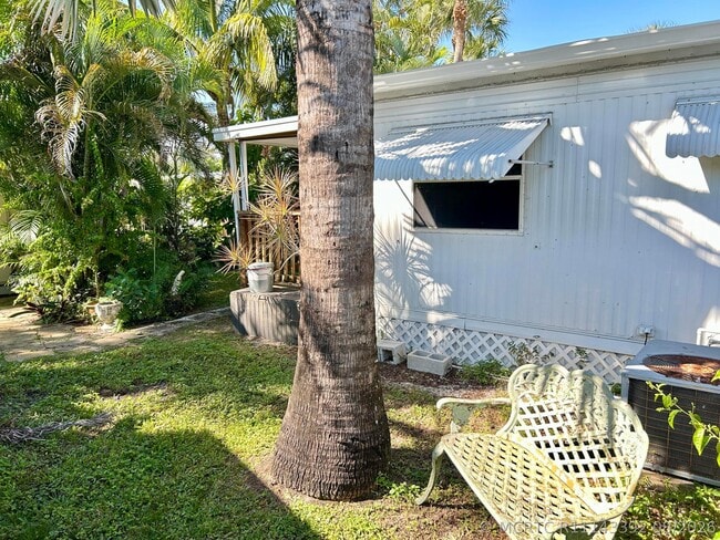Photo - 425 Bougainvilla Dr