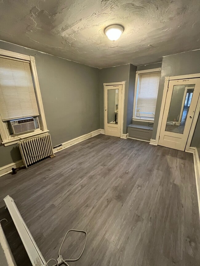 Photo - 5617 Carpenter St