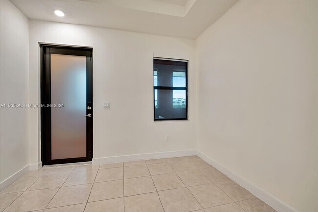 Photo - 8045 NW 104th Ave