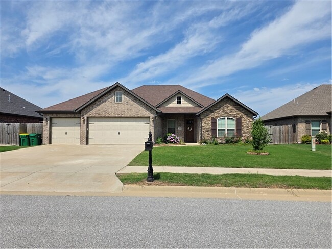 Photo - 751 Bob Glen Cir