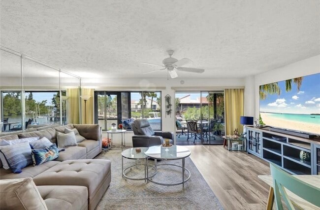 Photo - 25188 Marion Ave