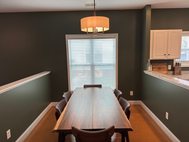 Photo - 1917 Wayne St