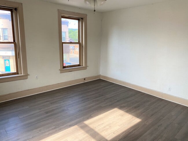 Photo - 920 Unit 920 1/2