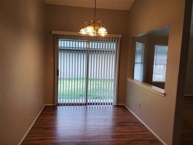 Photo - 3130 Forestbrook Dr