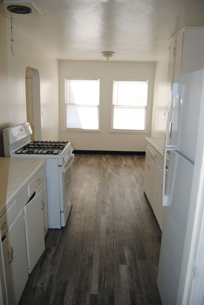 Photo - 1909 Bedford Way