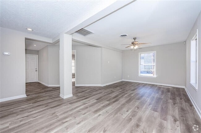 Building Photo - 1101 W South St Rental