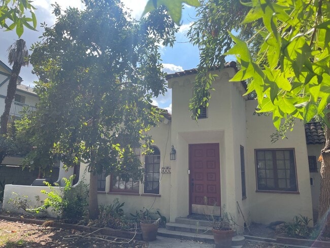 Building Photo - 4448-4450 Avocado St Unit 4448½ Rental