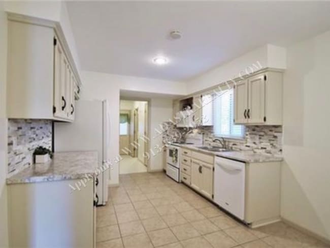 Photo - Adorable 3 Bed 2.5 Bath Duplex in Olathe-Available in JULY!!