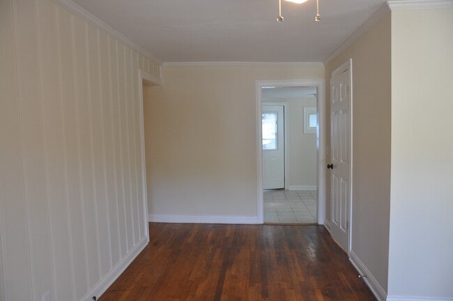 1211 Devonshire Ave