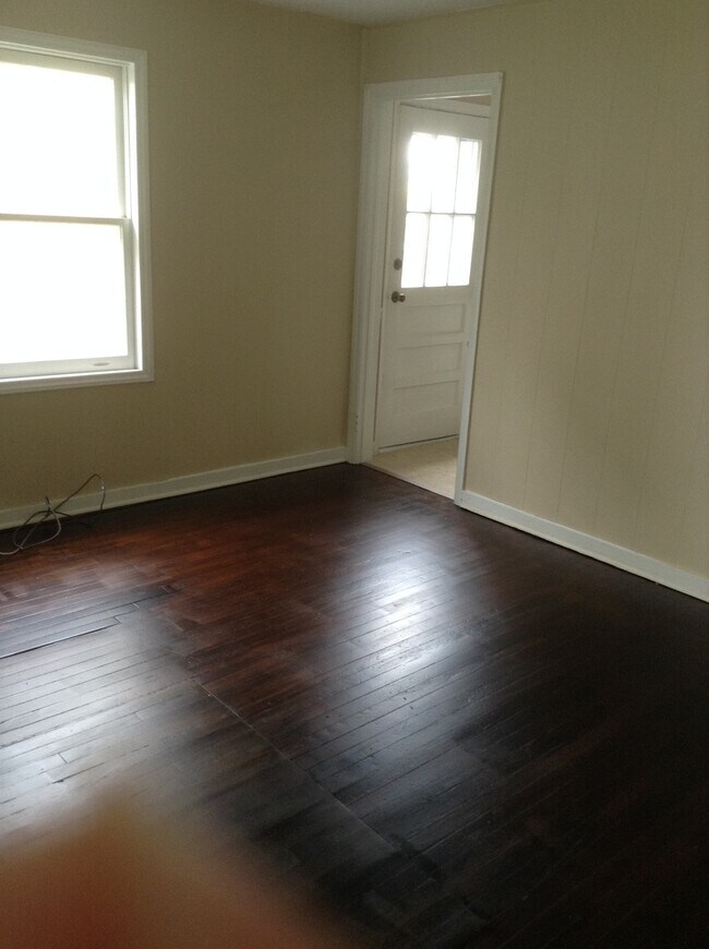 Photo - Rental Rate Reduction & Special Offer - 1 BR / 1 BA near UNCG!