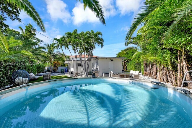 Photo - 1800 SW 5th Ave