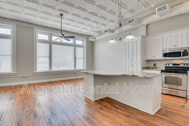 Photo - 1106 Broad St