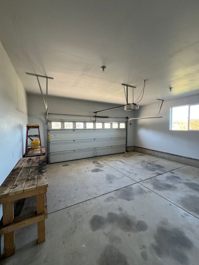 Photo - Beautiful Hilltop Country Home with Stunning Views