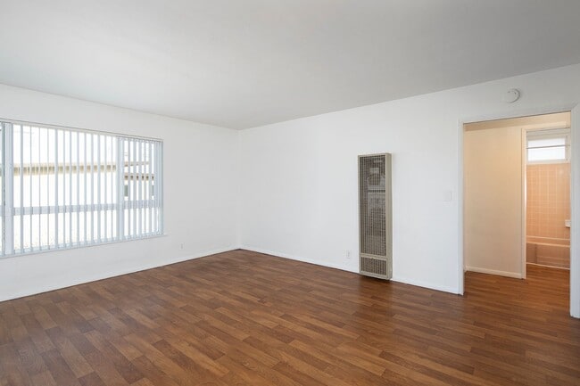 Photo - OPEN HOUSE: 12/20 1-2PM ~ Studio in La Jolla ~ 1 MILE from Beach! Unidad 1A