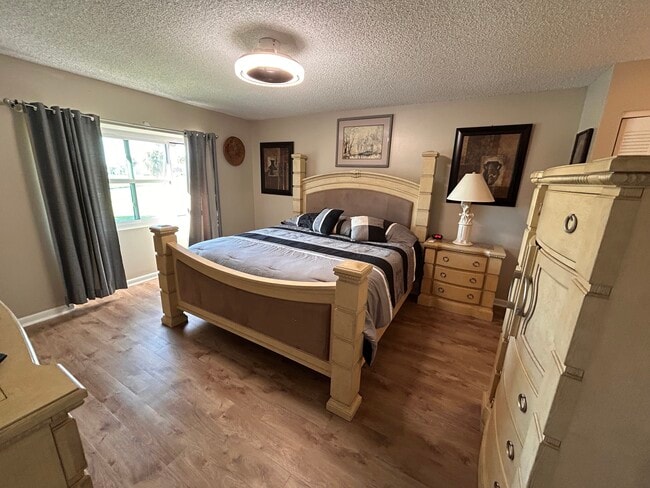 Photo - 2727 N Wickham Rd Unidad 1