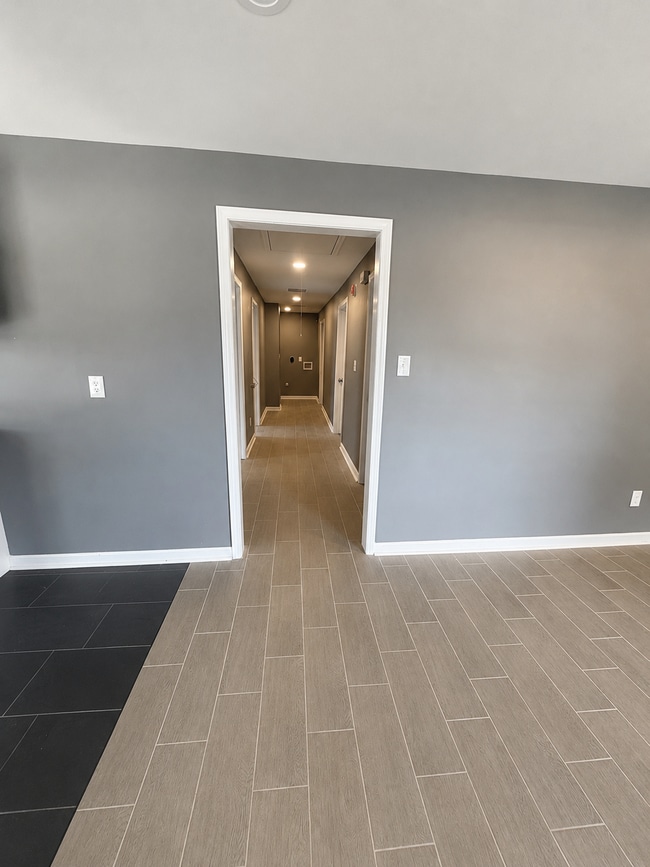 Photo - 854 Josephine St