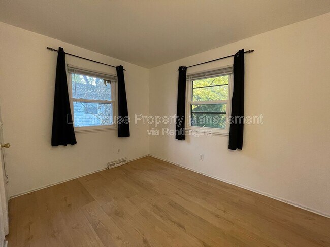 Photo - 4211 Beechmount Ave